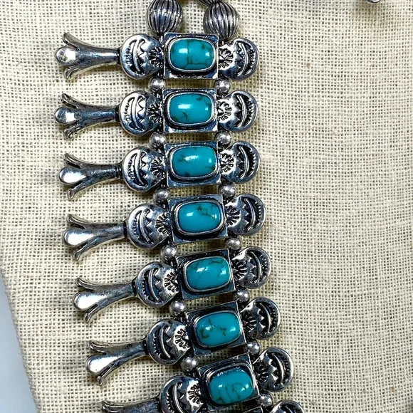 Western Boho Necklace and Earrings Set - Picture 5 of 9